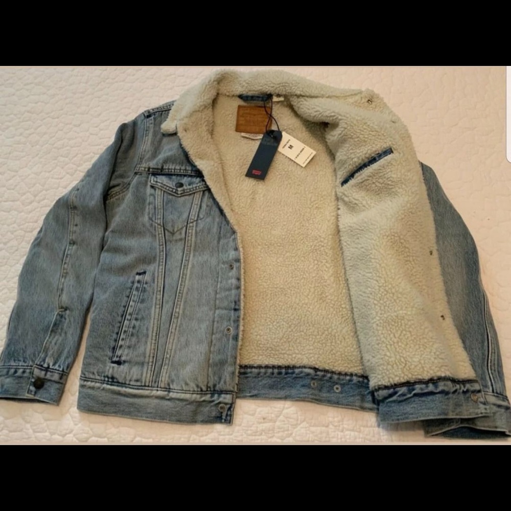 Levi premium Sherpa Jean jacket ✨✨✨✨✨✨ - Picture 2 of 5